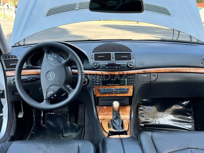 Mercedes E 240 2002, 241,077 km - 2.6 l - İsmayıllı