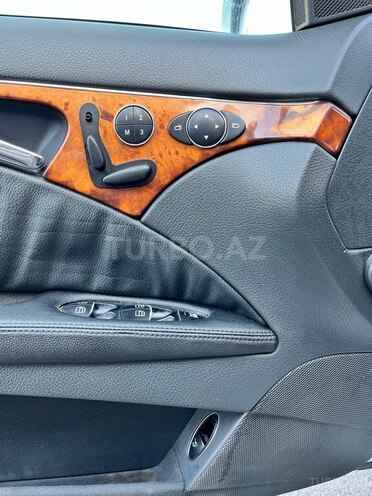 Mercedes E 240 2002, 241,077 km - 2.6 l - İsmayıllı