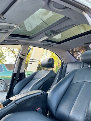 Mercedes E 240 2002, 241,077 km - 2.6 l - İsmayıllı