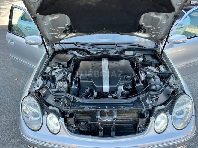 Mercedes E 240 2002, 241,077 km - 2.6 l - İsmayıllı