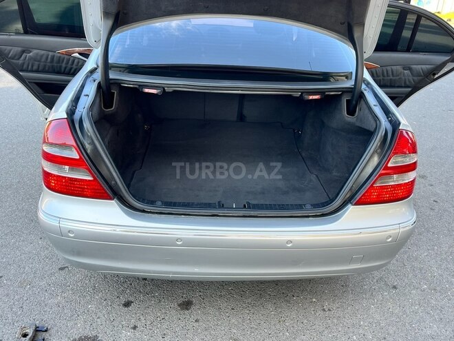 Mercedes E 240 2002, 241,077 km - 2.6 l - İsmayıllı