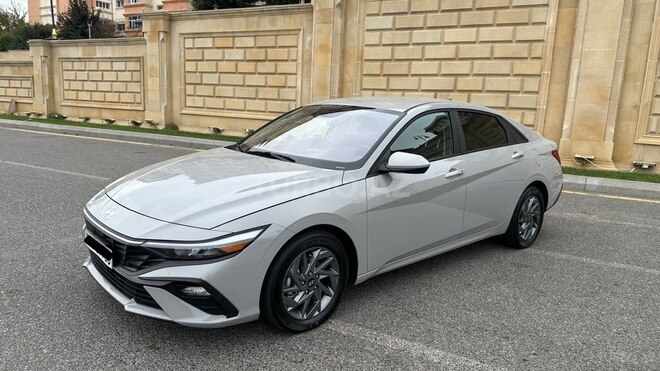 Hyundai Elantra-3
