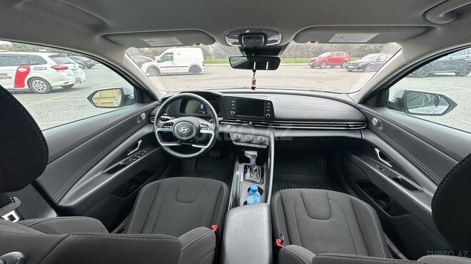 Hyundai Elantra-6