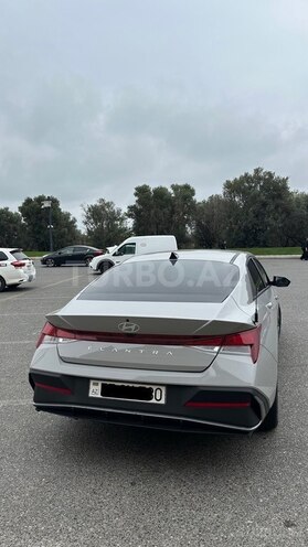 Hyundai Elantra-2