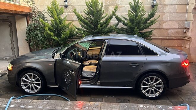 Audi A4 2013, 123,000 km - 2.0 l - Bakı