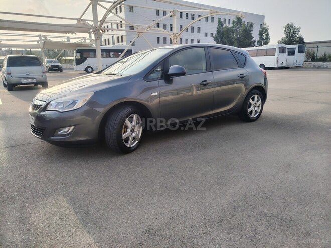 Opel Astra 2010, 180,000 km - 1.4 l - Sumqayıt