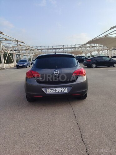 Opel Astra 2010, 180,000 km - 1.4 l - Sumqayıt