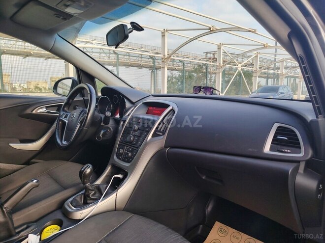 Opel Astra 2010, 180,000 km - 1.4 l - Sumqayıt