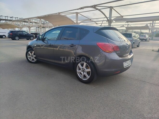 Opel Astra 2010, 180,000 km - 1.4 l - Sumqayıt