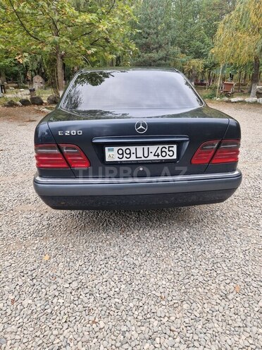 Mercedes E 200 1998, 275,000 km - 2.0 l - Qusar