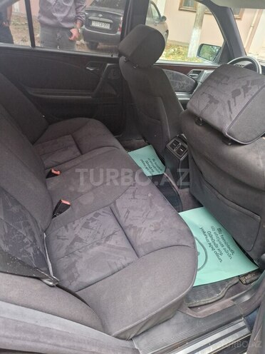 Mercedes E 200 1998, 275,000 km - 2.0 l - Qusar
