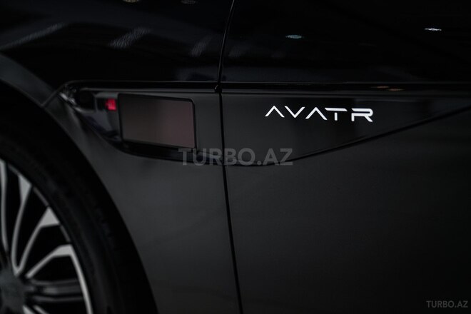Avatr 12-6