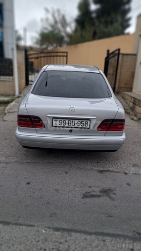 Mercedes E 240 1999, 358,000 km - 2.4 л - Bakı
