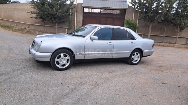 Mercedes E 240 1999, 358,000 km - 2.4 л - Bakı