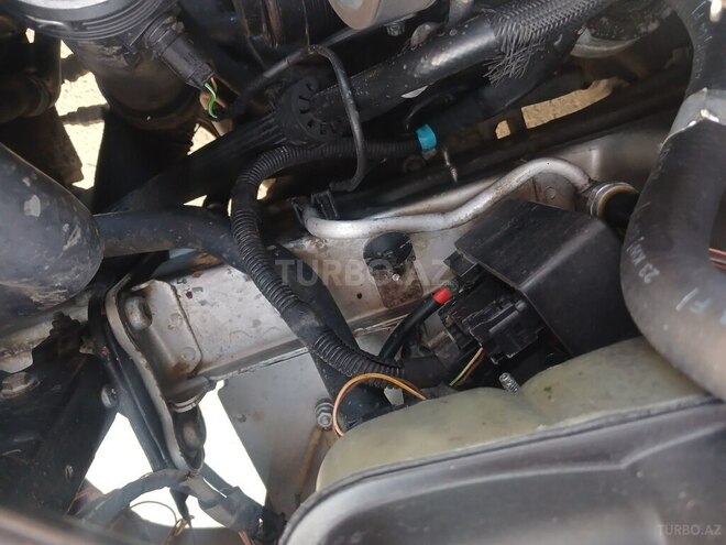 Mercedes E 220 2004, 375,000 km - 2.2 l - Bakı
