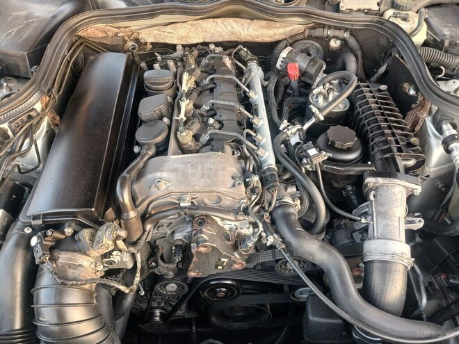 Mercedes E 220 2004, 375,000 km - 2.2 l - Bakı