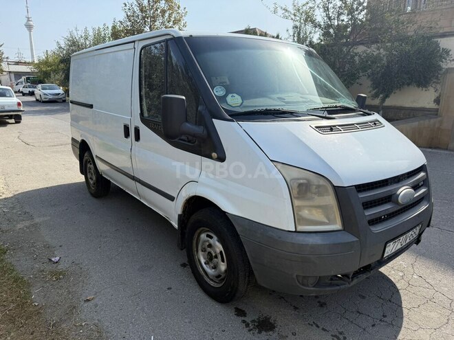 Ford Transit-9
