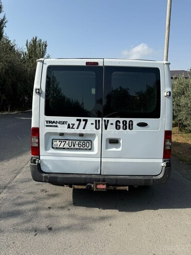 Ford Transit-3