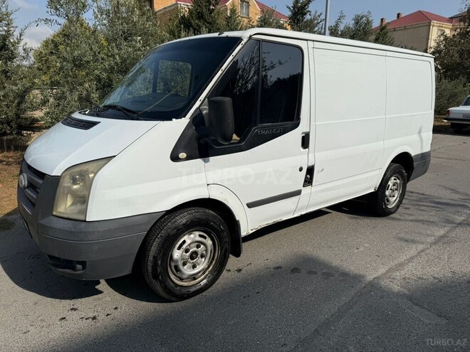 Ford Transit-8