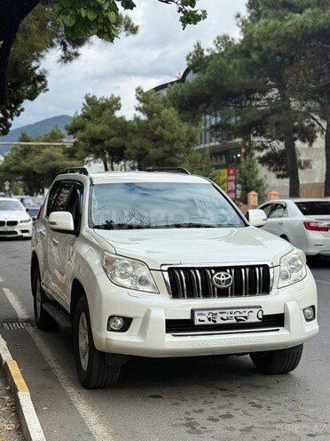 Toyota Land Cruiser Prado 2010, 110,000 km - 2.7 л - Şəki