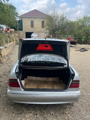 Mercedes E 280 2000, 310,500 km - 2.8 l - Şəmkir
