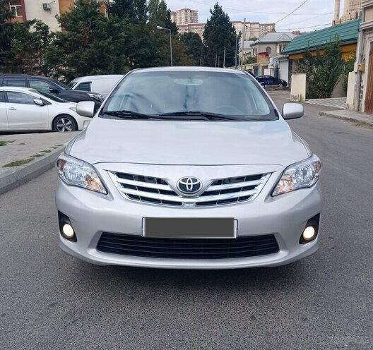 Toyota Corolla 2012, 198,000 km - 1.8 л - Bakı