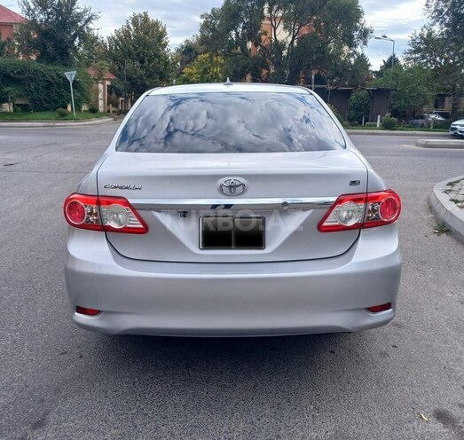 Toyota Corolla 2012, 198,000 km - 1.8 л - Bakı