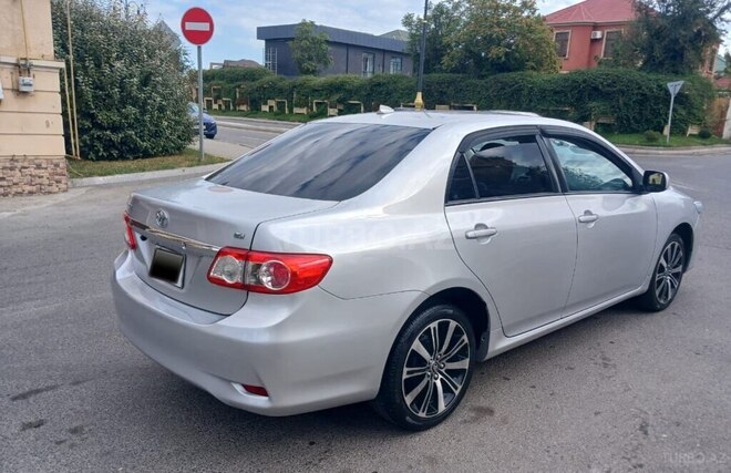 Toyota Corolla 2012, 198,000 km - 1.8 л - Bakı