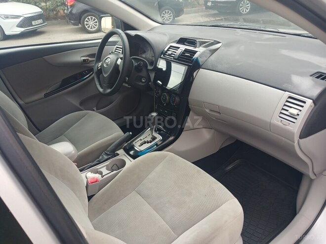 Toyota Corolla 2012, 198,000 km - 1.8 л - Bakı