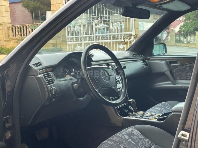 Mercedes E 240 1997, 420,660 km - 2.4 l - Bakı