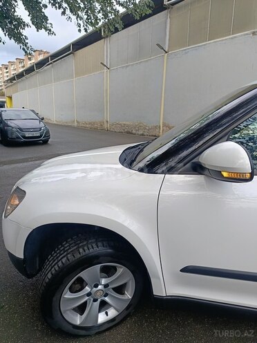 Skoda Yeti 2012, 321,510 km - 1.2 l - Bakı