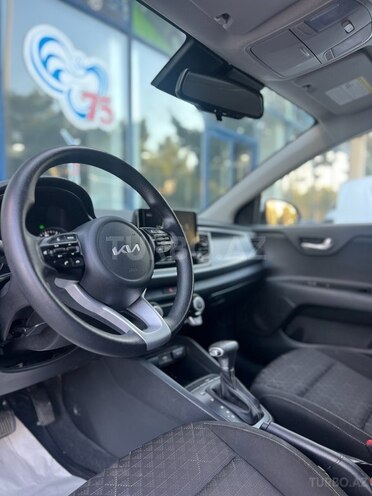 Kia Rio-12