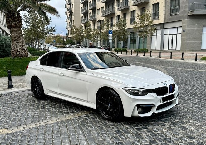 BMW 320 2015, 334,000 km - 2.0 l - Bakı