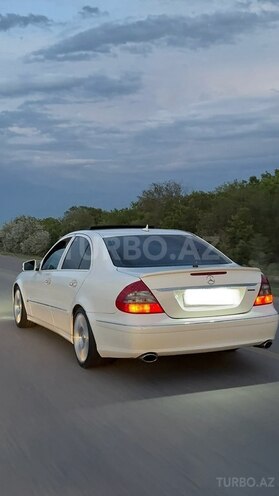 Mercedes E 350-11