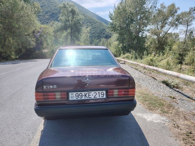 Mercedes 190 1990, 350,000 km - 2.5 l - Şəki