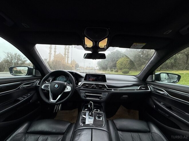 BMW 750 2015, 290,000 km - 4.4 l - Bakı