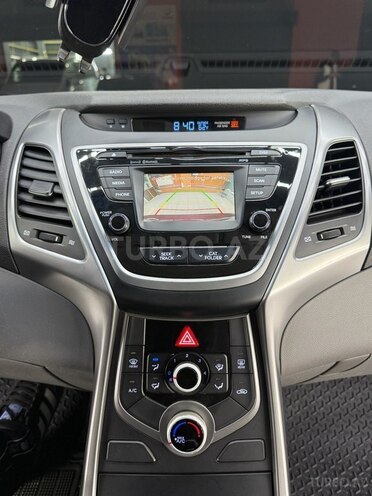 Hyundai Elantra 2015, 150,000 km - 1.8 l - Bakı