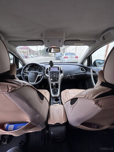 Opel Astra-11