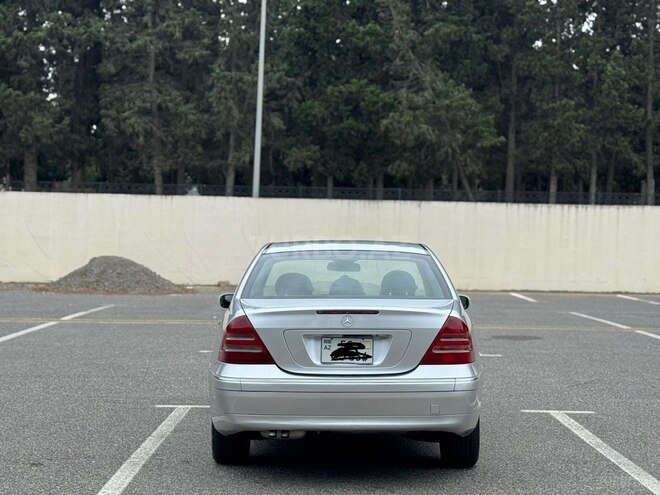 Mercedes C 240 2002, 295,840 km - 2.6 l - Bakı