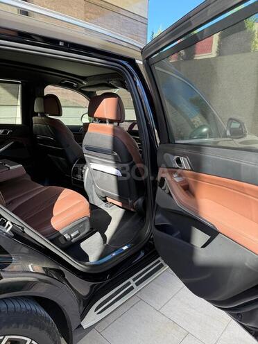 BMW X7-12