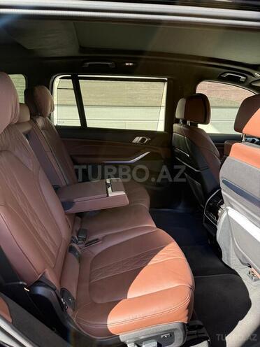 BMW X7-13