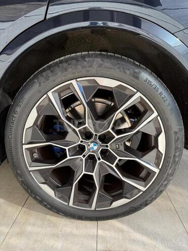 BMW X7-19