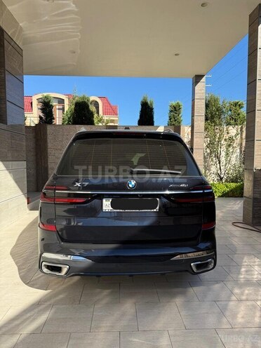 BMW X7-7