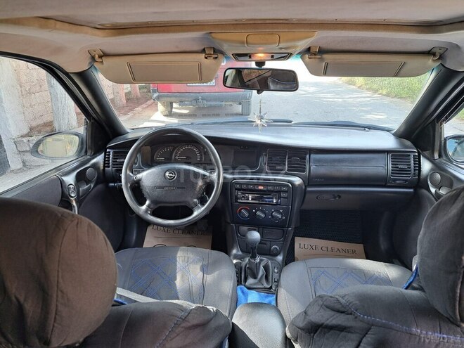 Opel Vectra 1996, 330,000 km - 2.0 l - Bakı