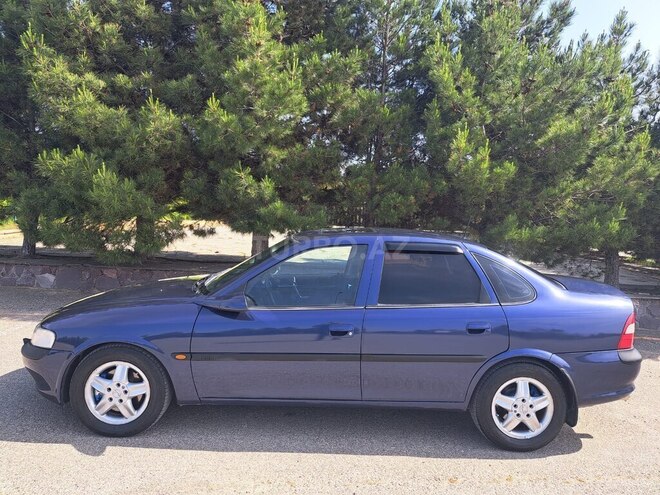 Opel Vectra 1996, 330,000 km - 2.0 l - Bakı