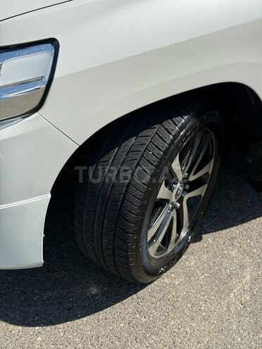 Toyota Land Cruiser 2018, 120,000 km - 4.0 л - Sumqayıt