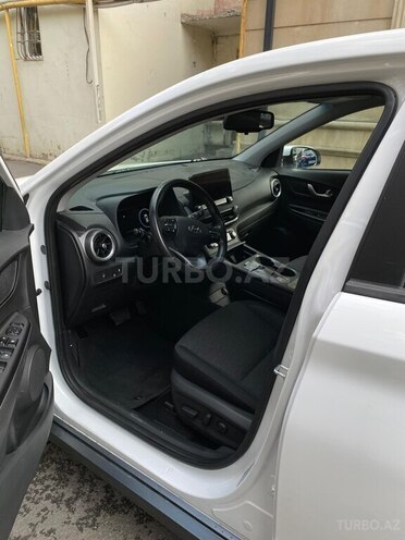 Hyundai Kona Electric-7