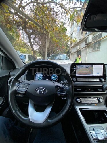 Hyundai Kona Electric-11