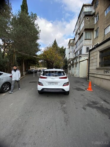 Hyundai Kona Electric-10