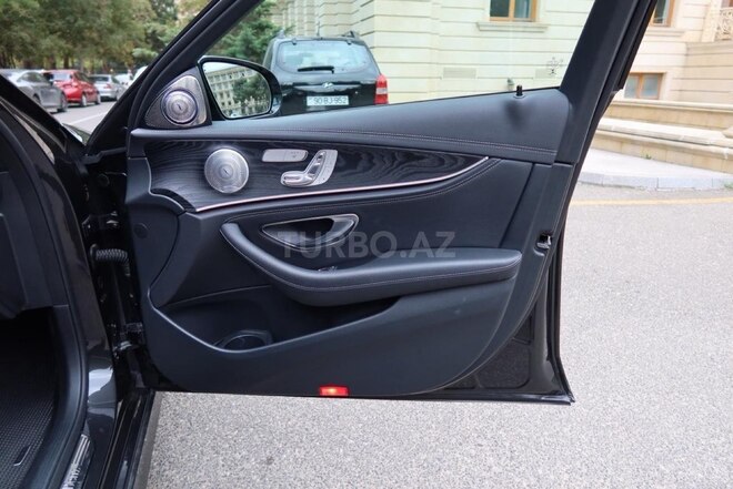 Mercedes E 300 de 2020, 88,000 km - 2.0 l - Bakı